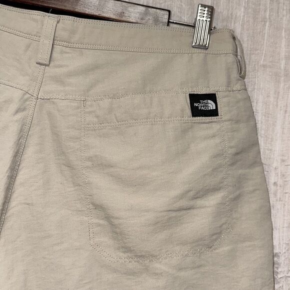 The North Face 10 Tan Lightweight Nylon 4” Hiking 5 pocket Outdoor Shorts - Picture 9 of 15
